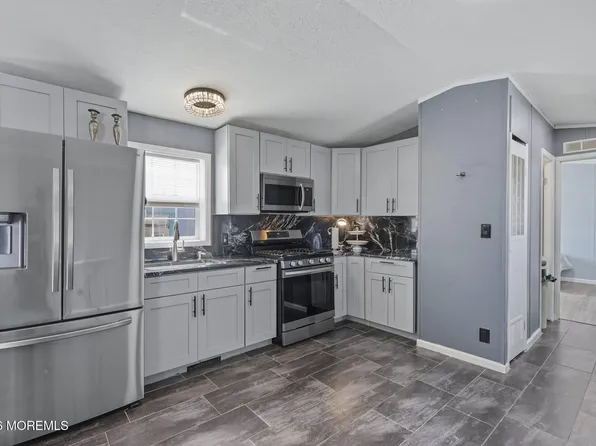 813 North Street, Jackson, NJ 08527