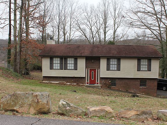 2nd image of 135 Brentwood Cir