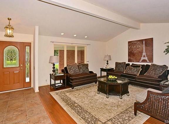 4th image of 401 Lennox Dr