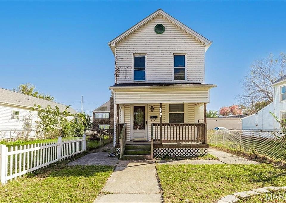 1st image of 627 Benton St