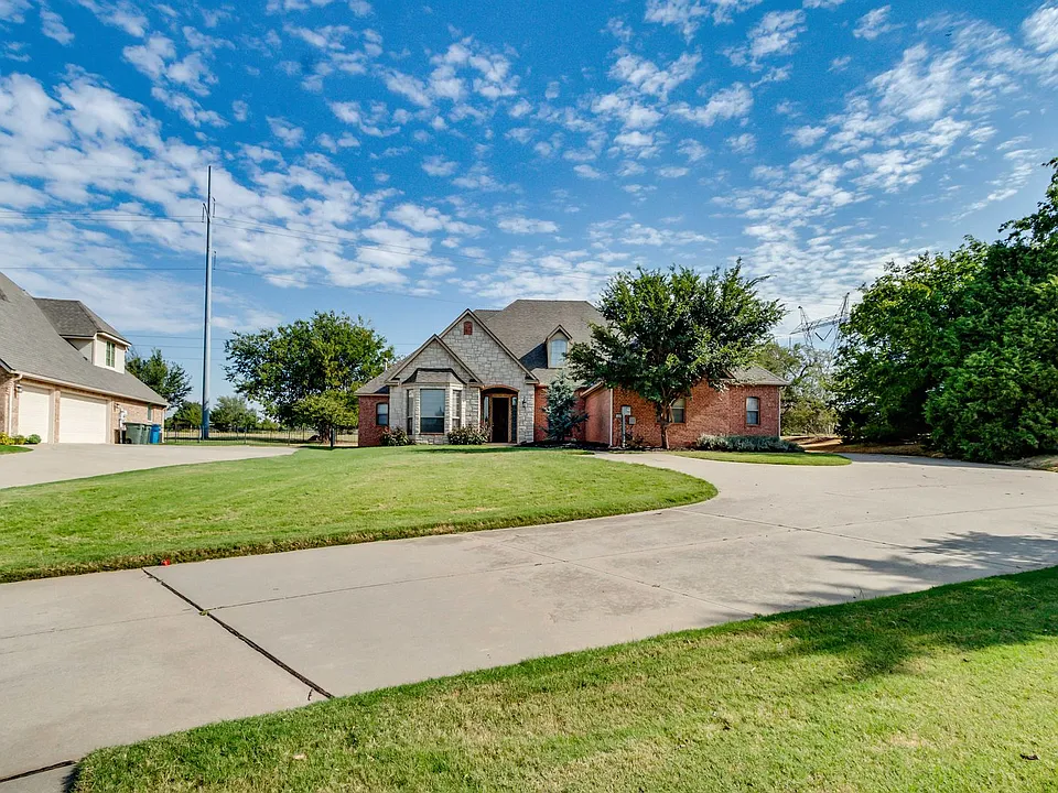 3341 Heritage Green Cir