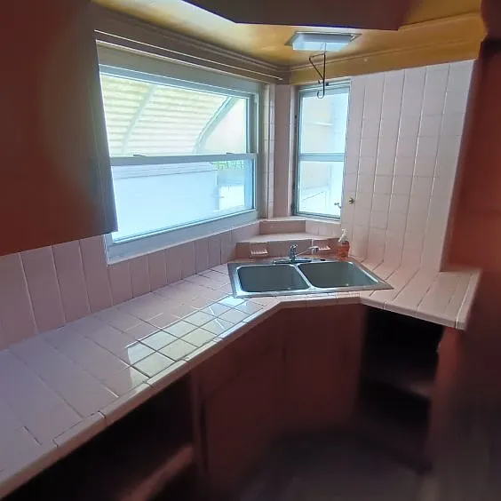 3 bed, 1200 sqft, $995 — Photo 3