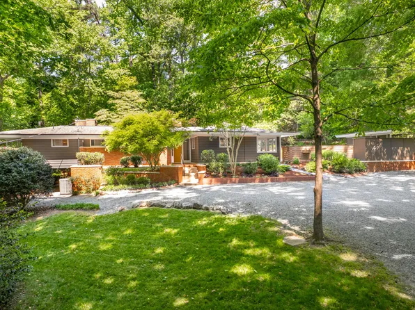 1111 Sourwood Cir, Chapel Hill, NC 27517