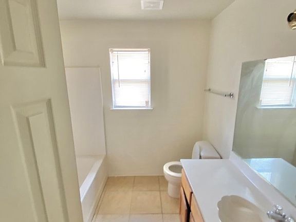 5th image of 315 Janelle Dr APT A