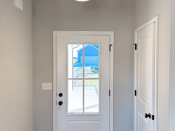 Lexington Place 122, Foyer