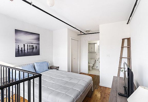 4th image of 240 Mulberry St #16A
