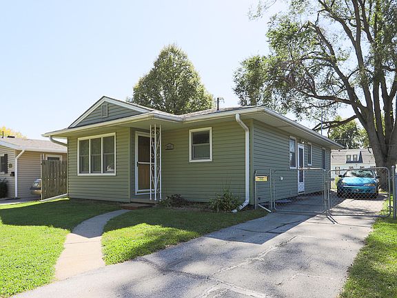 2nd image of 2717 E Ave