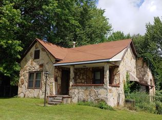 1300 E Sycamore St, Monett, MO 65708