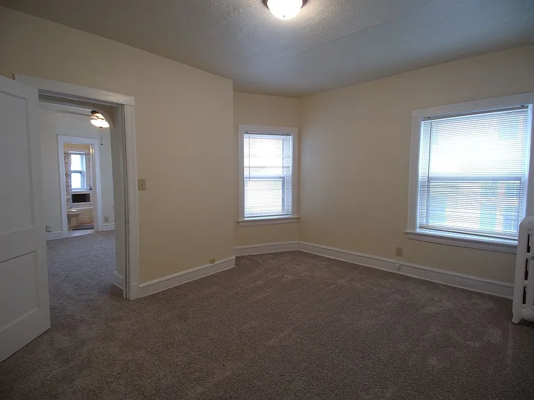2563 N Farwell Ave — Photo 6