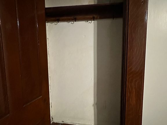 3rd image of 326 Wilson St