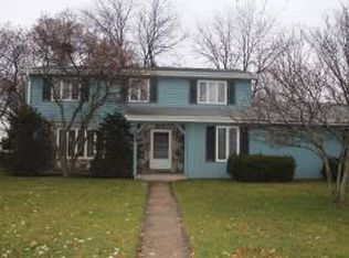 333 Highridge Rd, Burlington, WI 53105