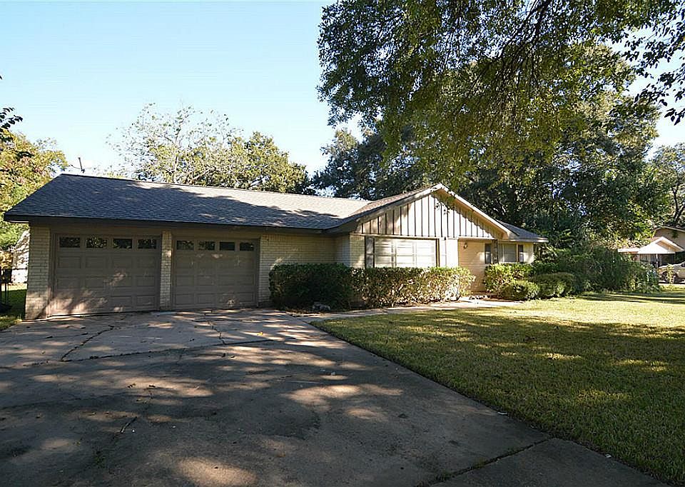 1st image of 1514 Travis St