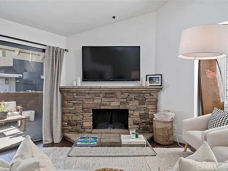 345 Avocado St #A4 — Photo 5