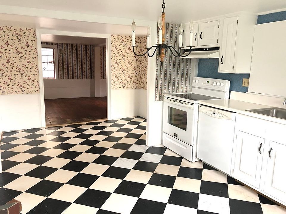 1st image of 224 Lincoln Ave
