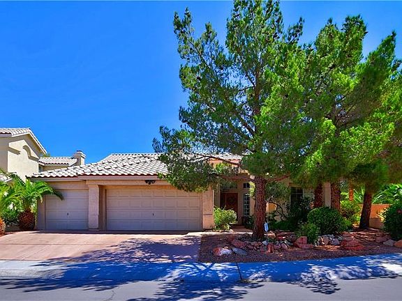 2nd image of 3028 Saint Tropez St