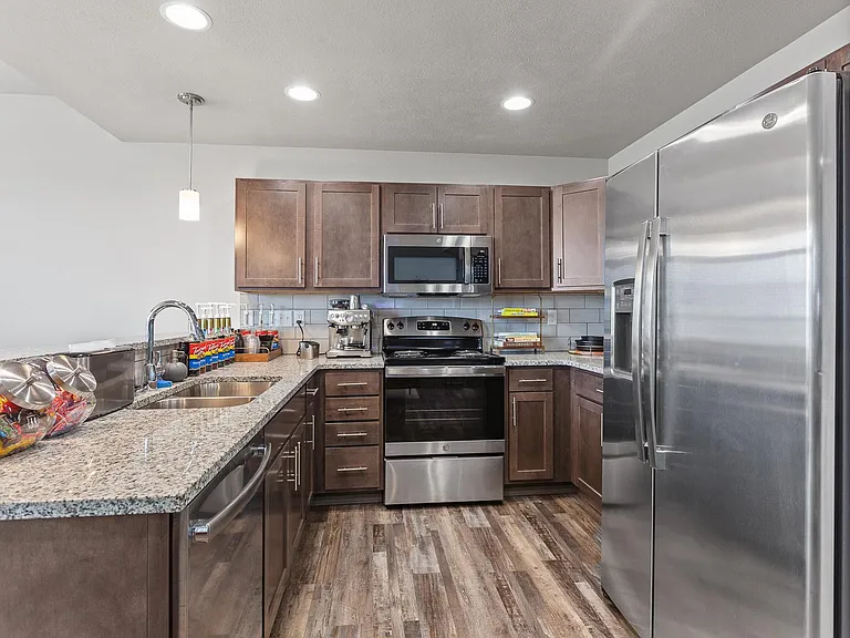 2806 S Marcus Ln — Photo 9