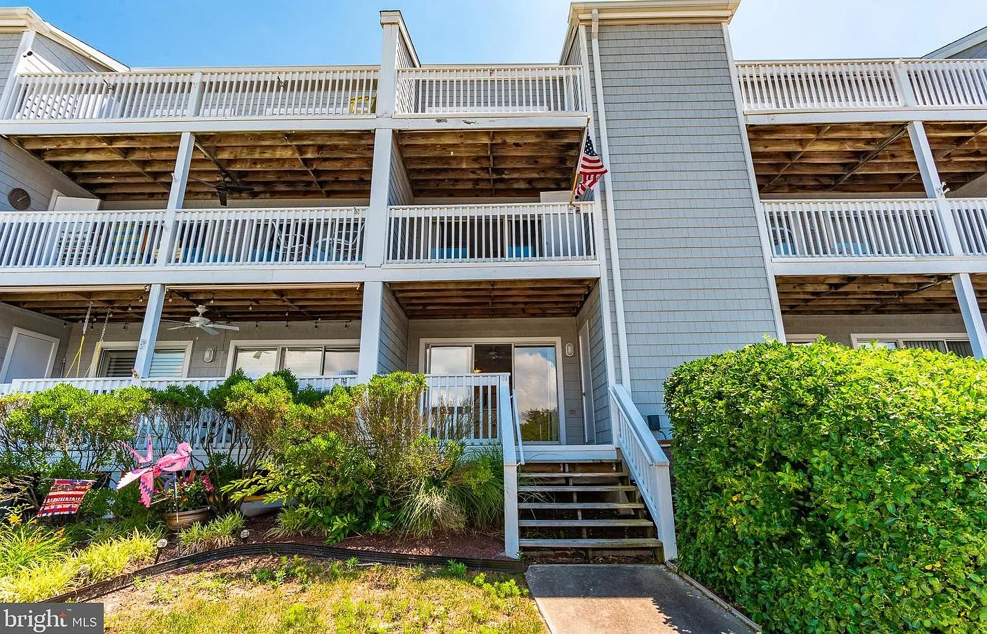 1 bed, 1.5 bath, 602 sqft, $1,500 — Photo 1