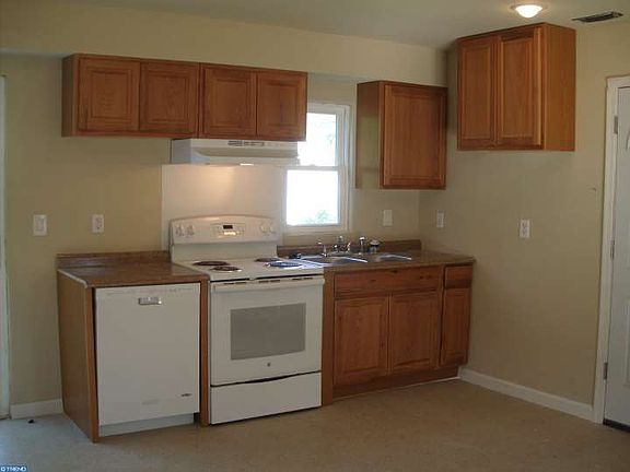 5th image of 3 Swanson Dr