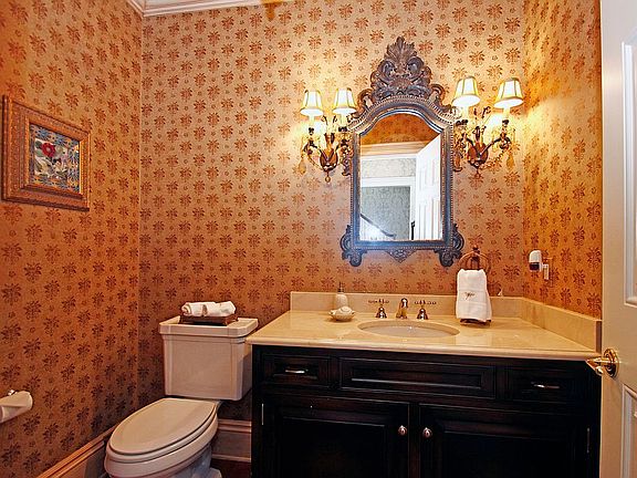 Foyer powder room