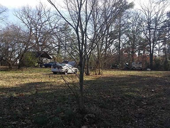4th image of 135 Willow Ln