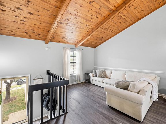 2nd image of 540 El Paseo Pl