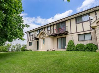 475 S Belmont Ave APT 4, Elgin, IL 60123