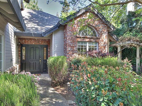 3rd image of 3639 Amethyst Dr
