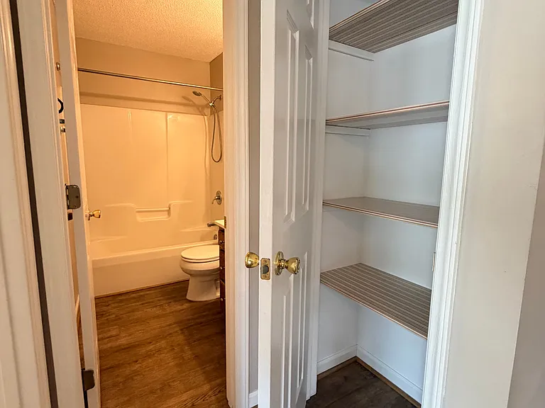 418 Westbrook Ct — Photo 21