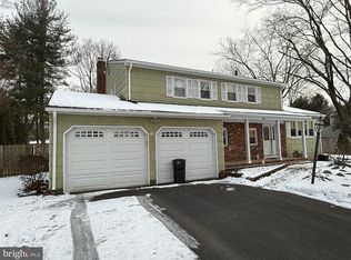 15 Barbara Ln, Ewing, NJ 08560