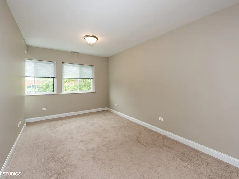 737 Devon Ave — Photo 7