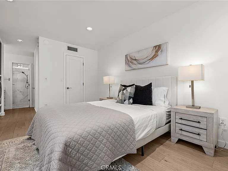 5257 Radford Ave #101 — Photo 18