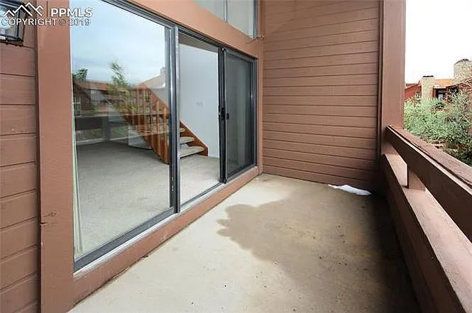 3 bed, 1.5 bath, 1232 sqft, $1,400 — Photo 2