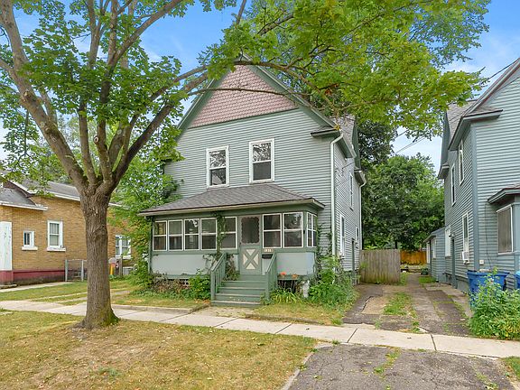 2nd image of 1318 Oak St