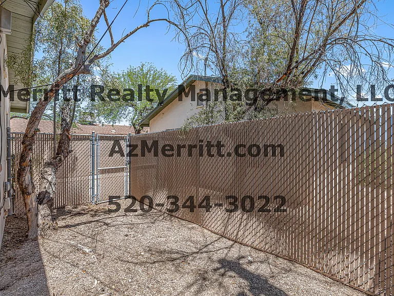 1204 N Winstel Blvd #3 — Photo 25