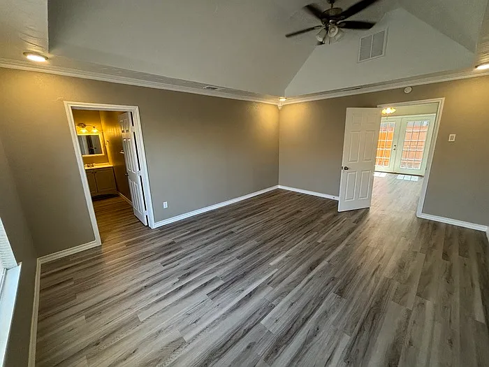 909 College Ave — Photo 25