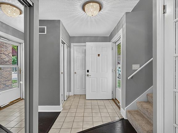 4th image of 2437 Hampton Ct SE
