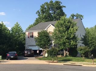 1001 Edgewater Ct, Fredericksburg, VA 22401