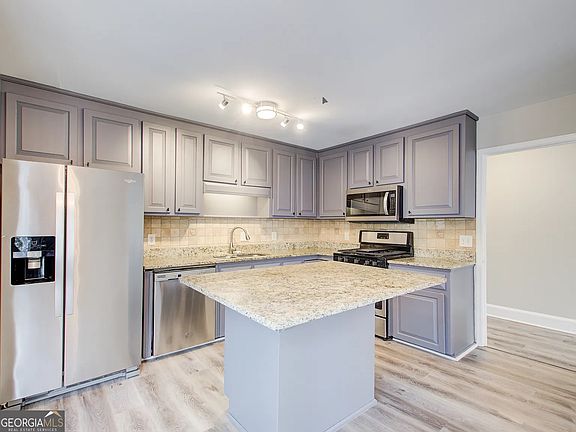 4th image of 3 S Riversong Ln