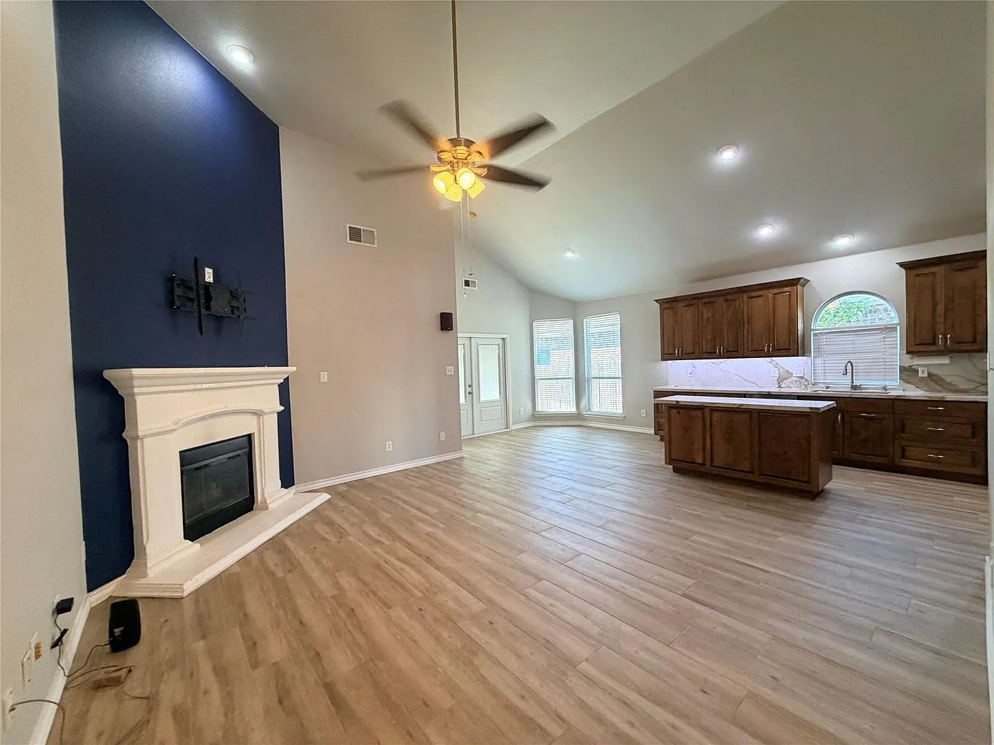 12917 Farmington Drive, Fort Worth, Texas 76244 — Photo 2