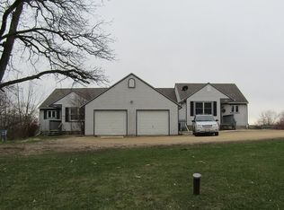 N6065 Robin Ln, Green Lake, WI 54941