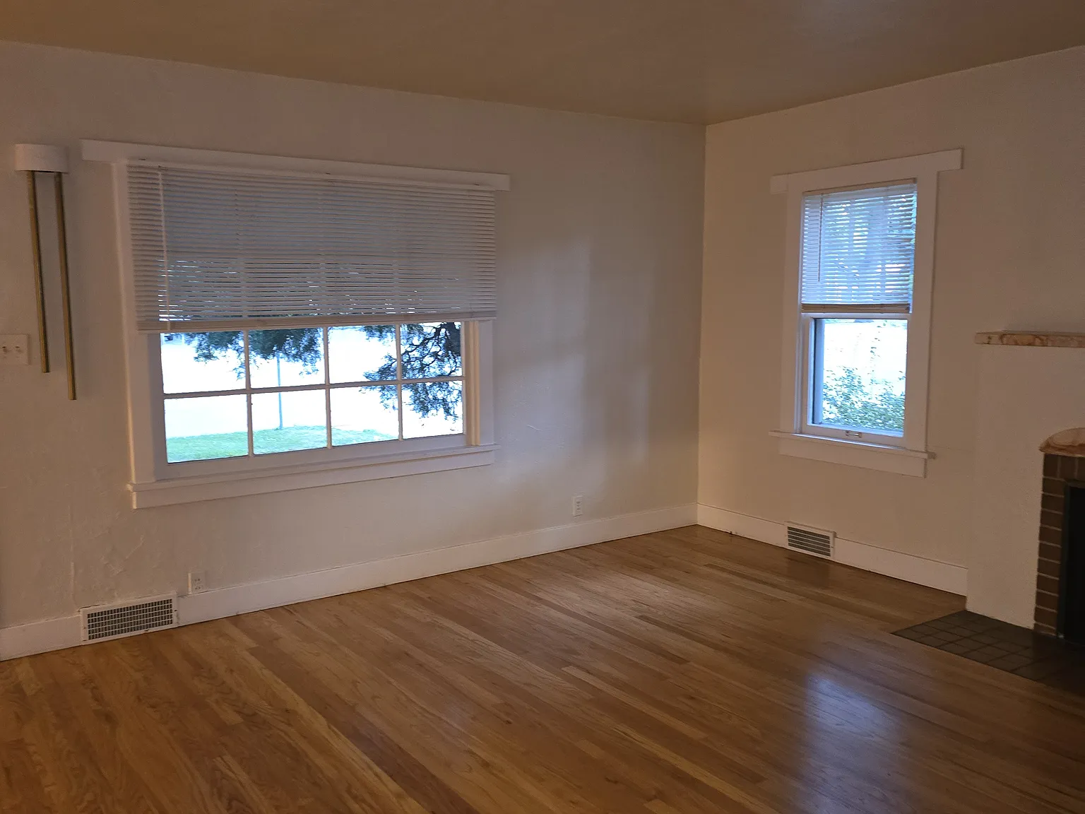 2 bed, 1.5 bath, 1262 sqft, $2,225 — Photo 2