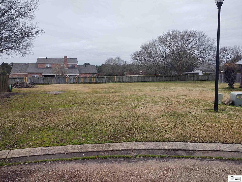 2nd image of 105 Christine Cir