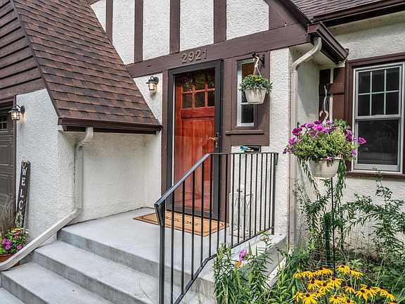 4th image of 2921 Yosemite Ave S