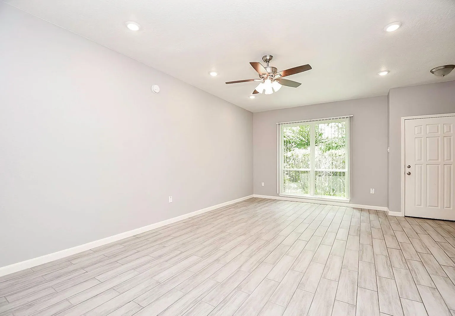 2 bed, 2.0 bath, 1396 sqft, $1,850 — Photo 3