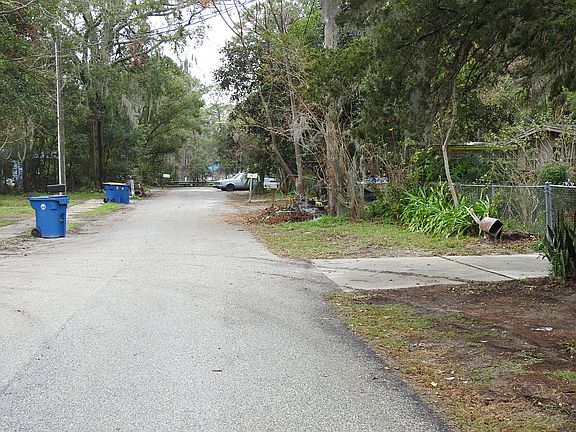 5th image of 1064 Underhill Dr