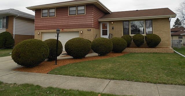 1st image of 750 E 167th Pl