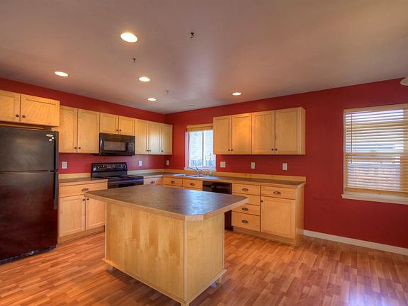 4th image of 265 Dogwood Dr