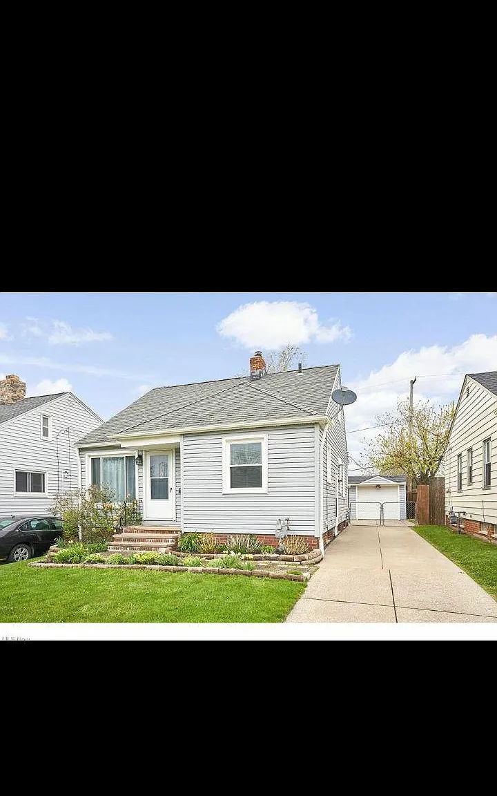 3 bed, 1.5 bath, 1526 sqft, $1,725 — Photo 1
