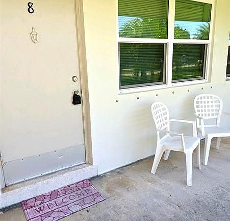 4th image of 3850 NE 21st Ave APT 8