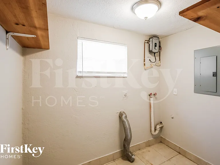 3321 NW 177th Ter — Photo 14